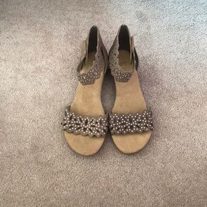 3/$15 💖 NEW IN BOX Reiker Sandals